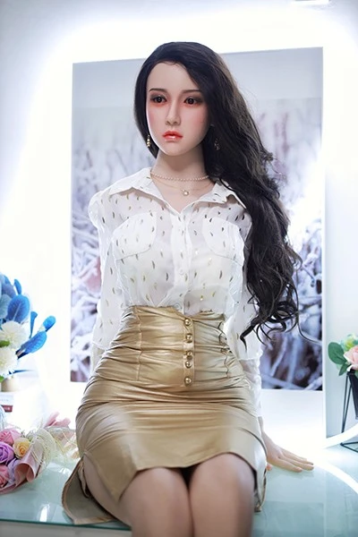 168cm Curvesome Korean Beauty Sex Doll Qianxiao