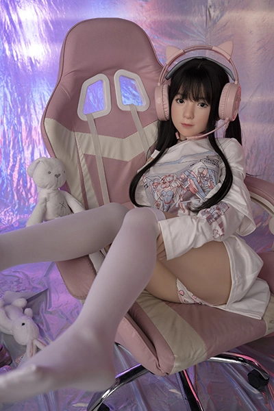 Virtual game anchor sex doll