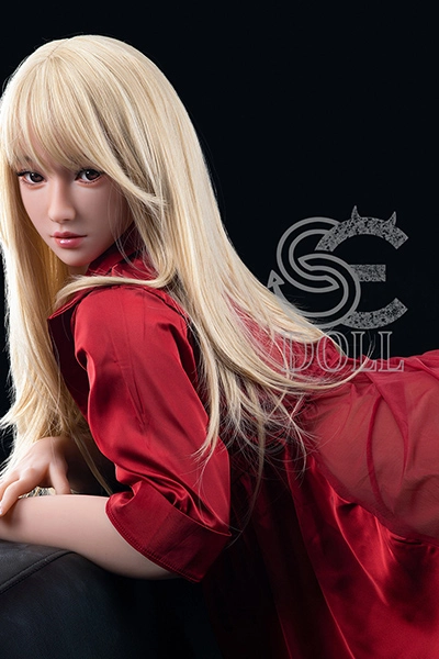 Lightwight Blonde Sex doll