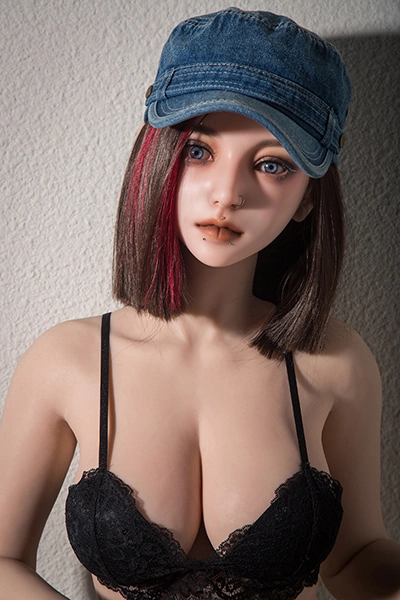 Real-life Asian Adult Sex Doll