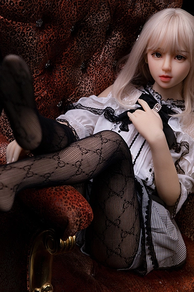 small breast lovedoll