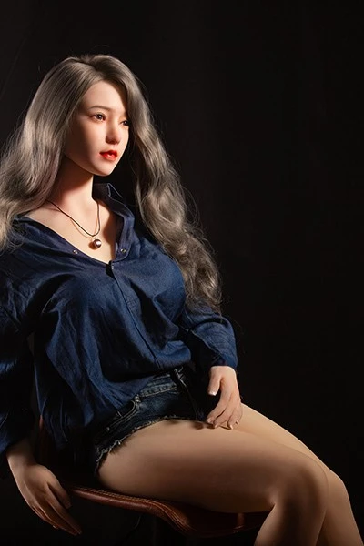 Realistic Busty Young Sex Doll
