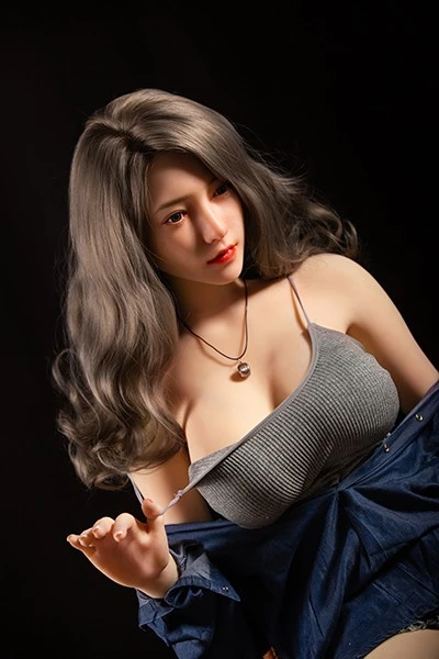 Realistic Busty Young Sex Doll